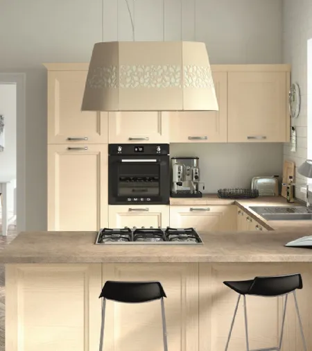 Cucina Classica con penisola Alba in frassino finitura Perla di Essebi