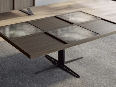 Tavolino in legno con inserti in MDF e basamento in metallo Hugo di Doimo Salotti