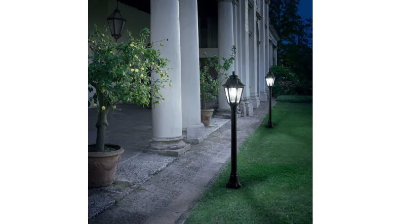 Lampada da esterno Dafne in resina con diffusore in metacrilato antingiallimento di Ideal Lux