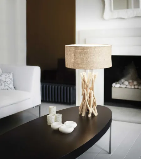 Lampada da tavolo Driftwood con struttura formata da rami di legno naturale con diffusore rivestito in tessuto di Ideal Lux