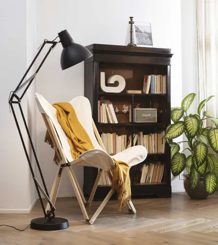 Lampada da terra Wally in metallo verniciato con braccio articolato regolabile di Ideal Lux