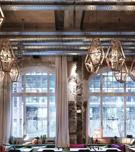 Lampada a sospensione di design in cristallo con struttura in legno Crystal di Mogg