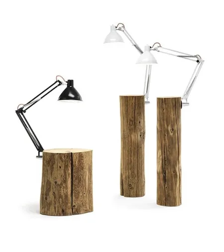 Lampada e tavolino in legno massello Piantama di Moog