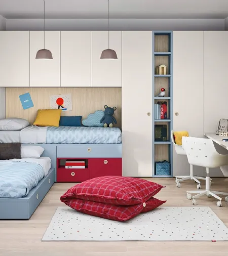 Cameretta a ponte con due letti e scrivania doppia Kids space 20 di Nidi