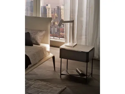 Comodino Lindo in essenza con top in marmo di Misuraemme