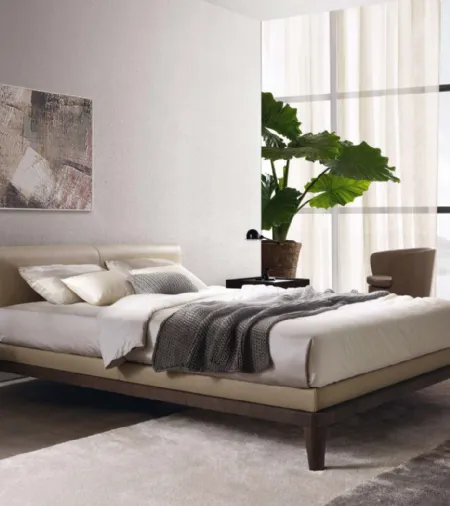 Letto classico in pelle con struttura in legno rivisitato in chiave contemporanea Assuan di Misuraemme