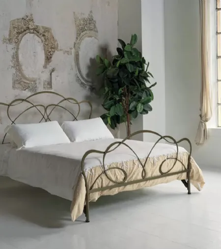 Letto in ferro battuto con testiera Fantasy di Bontempi