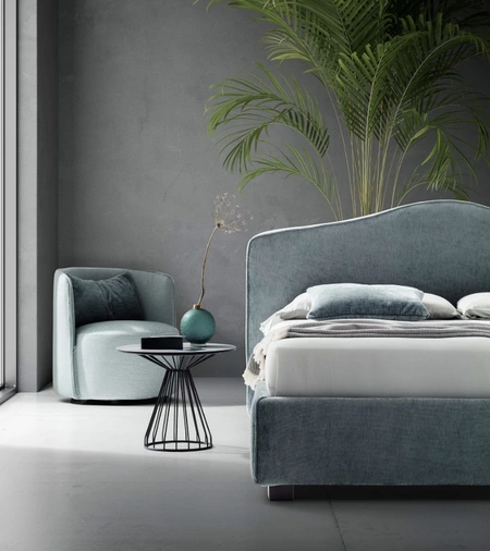 Letto in tessuto imbottito con testiera sagomata Rosa di Le Comfort
