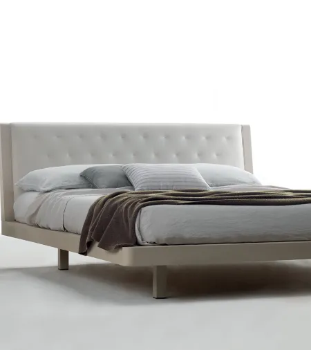 Letto con testiera Smeraldo di Tagliabue Mobili