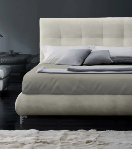 Letto con testiera trapuntata Urban New Cap di Altrenotti