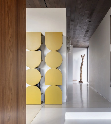 Libreria Shape Tower di Mogg