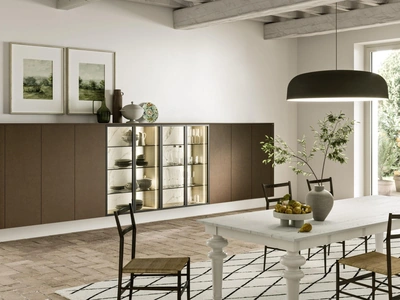 Mobile sospeso Modula in laccato effetto metallo con Vetrina di Snaidero