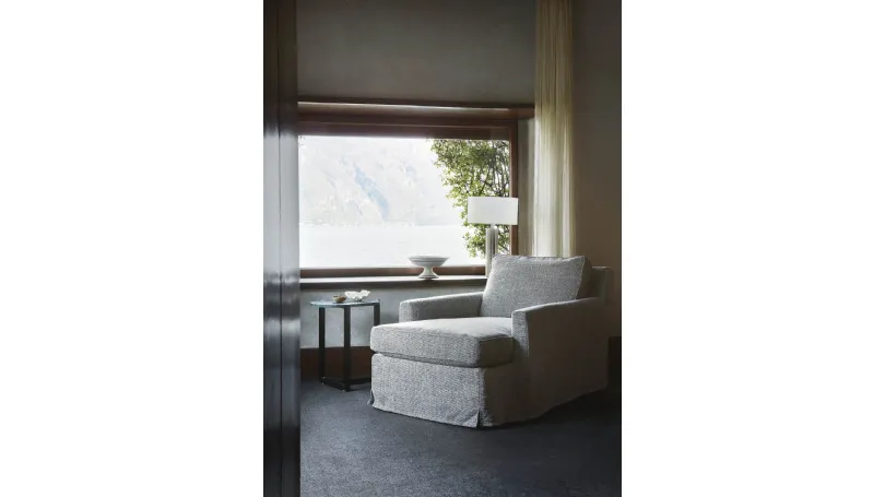 Poltrona in tessuto dalla struttura minimalista e rigorosa, per un effetto confortevole e decorativo Cousy chaise longue di Arflex