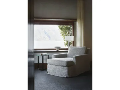 Poltrona in tessuto dalla struttura minimalista e rigorosa, per un effetto confortevole e decorativo Cousy chaise longue di Arflex