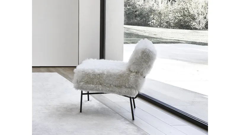 Poltroncina in pelliccia Elettra version with fur di Arflex