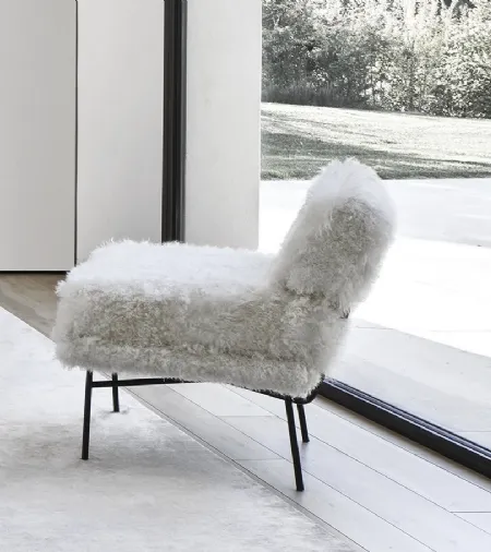 Poltroncina in pelliccia Elettra version with fur di Arflex