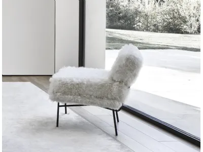 Poltroncina in pelliccia Elettra version with fur di Arflex