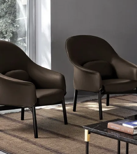 Poltroncina in tessuto Gloria High version di Arflex