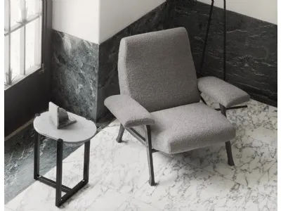 Poltroncina in tessuto Hall di Arflex