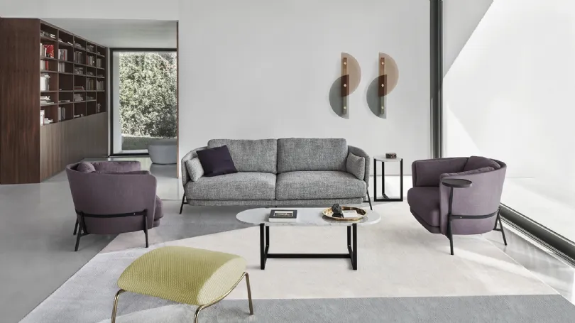 Divano lineare Cradle sofa in tessuto con struttura in metallo di Arflex