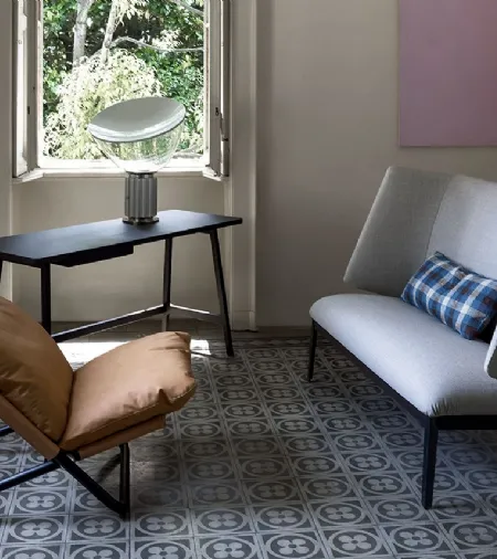 Divano lineare Hugh Love Seat high version di Arflex