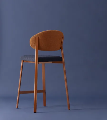 Sgabello Beba Curvy di Pointhouse