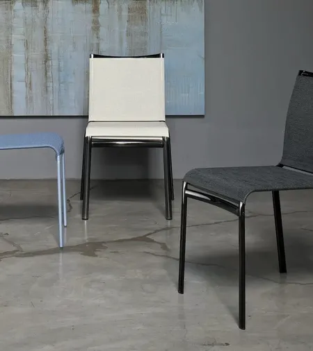 Sedia Net con struttura in acciaio rivestita in Texplast di Bontempi