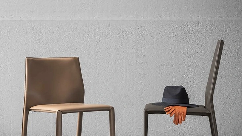 Sedia Corium in cuoio di  Alf Da Frè