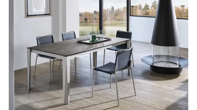 Sedia Shape in cuoio di Bontempi