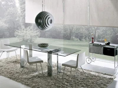 Tavolo con piano rettangolare in vetro con base in alluminio Taul di Misuraemme