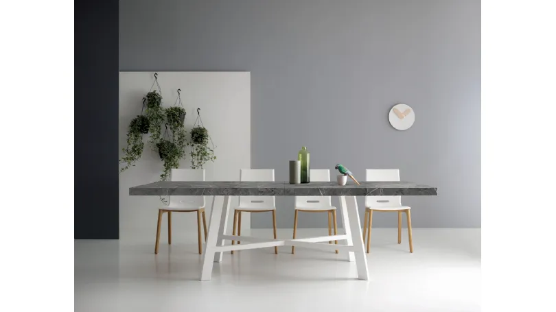 Tavolo Thor Allungabile con piano in laminato effetto marmo di Pointhouse