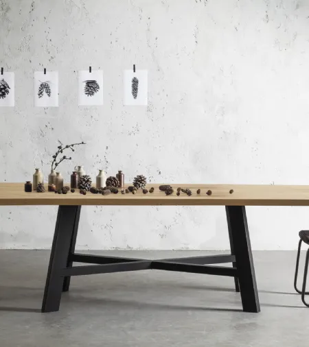 Tavolo con piano in legno fisso da pranzo moderno Thor di Pointhouse