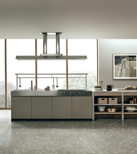 Cucina Design con isola KLab 01 in laccato Zero Gloss Limo di Ernestomeda