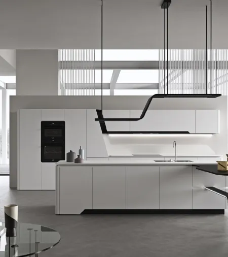 Cucina Design con isola dalla geometria perfetta in laccato opaco bianco Vision di Snaidero