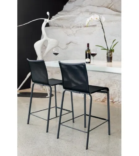 Sgabello da giardino Net SG Outdoor con seduta in Texplast e struttura in acciaio laccato di Bontempi